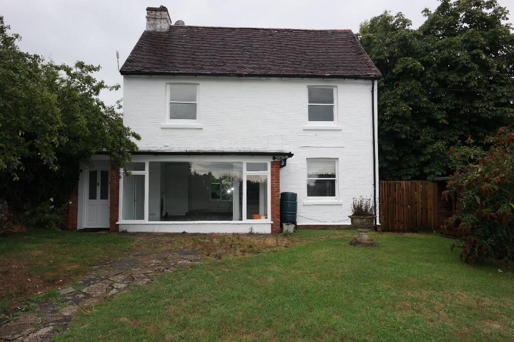 Four Bedroom House set in Large Grounds