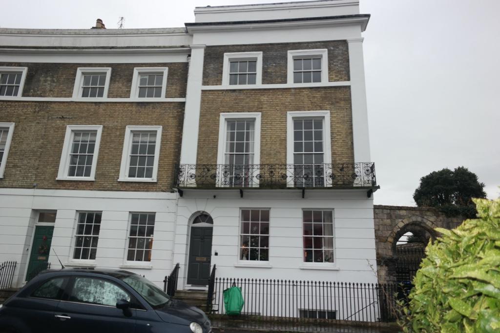 One Bedroom Apartment Gas and Water Incl